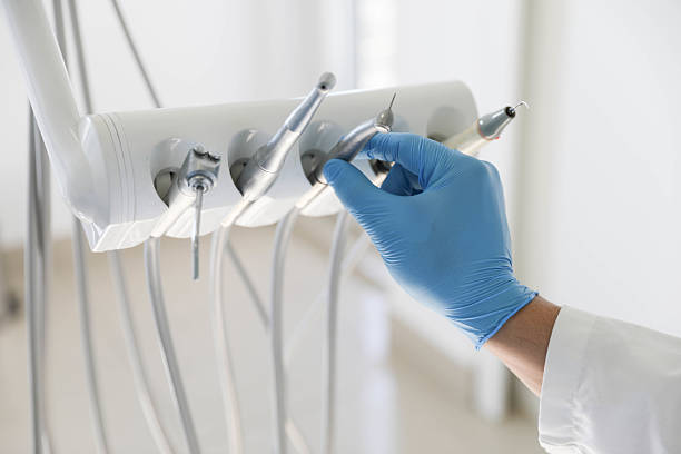 Professional Emergency Dentist technician working in Lexington, WA